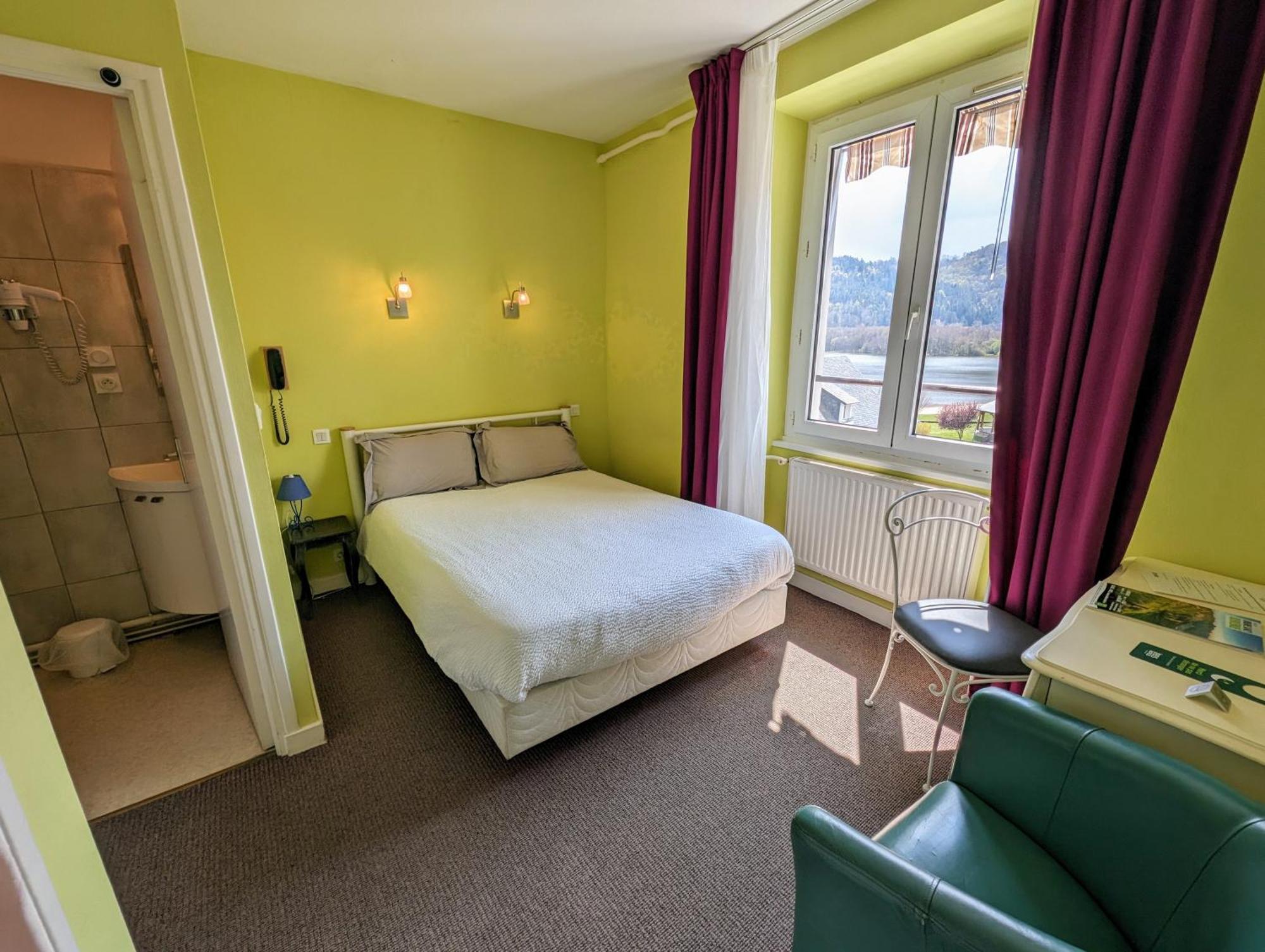 Logis Hotel Le Beau Site Chambon-sur-Lac Exteriér fotografie