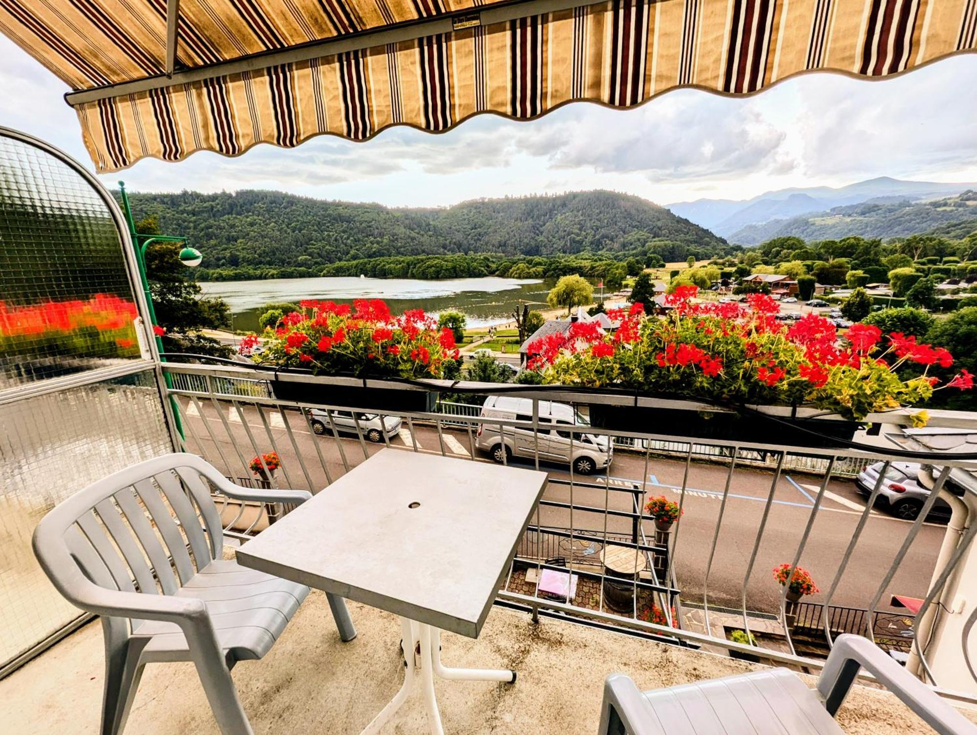 Logis Hotel Le Beau Site Chambon-sur-Lac Exteriér fotografie