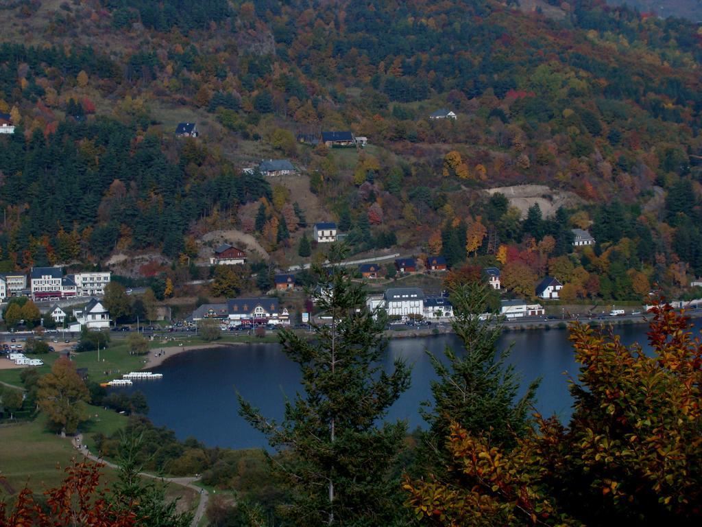 Logis Hotel Le Beau Site Chambon-sur-Lac Exteriér fotografie